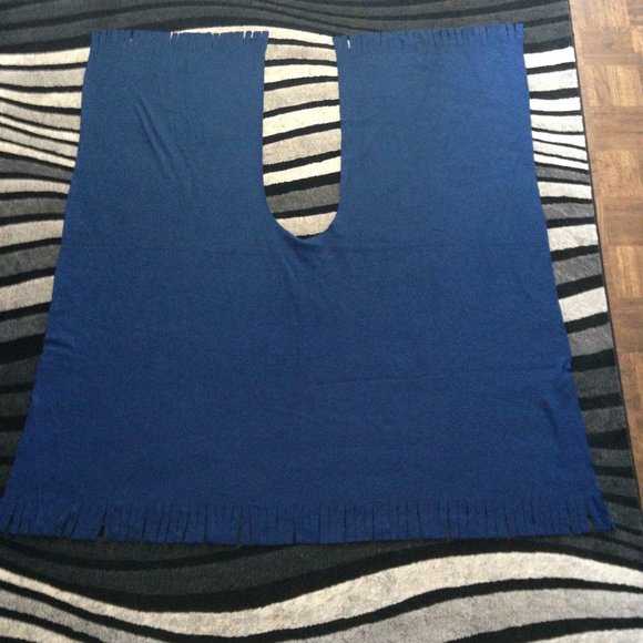 *NWOT* Royal Blue Cozy Polar Fleece Poncho Blanket - Picture 7 of 9